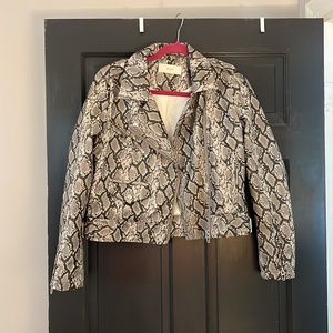 Small Blank NYC Faux Leather Moto snakeskin pattern. Almost new. Only worn 2x